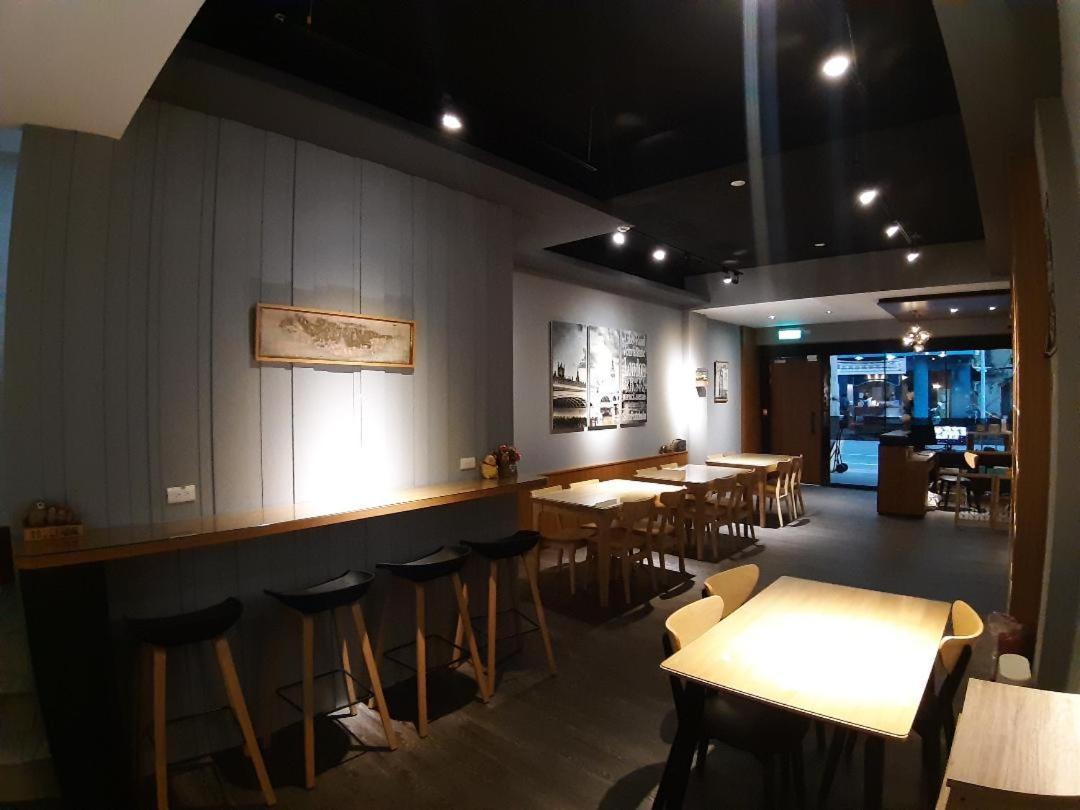 藏青民宿the Wind Guesthouse-Youth Inn Đài Nam Ngoại thất bức ảnh
