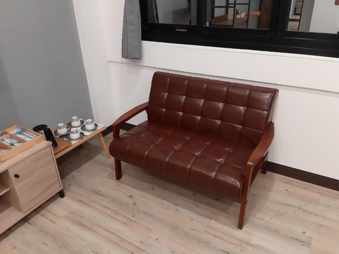 藏青民宿the Wind Guesthouse-Youth Inn Đài Nam Ngoại thất bức ảnh