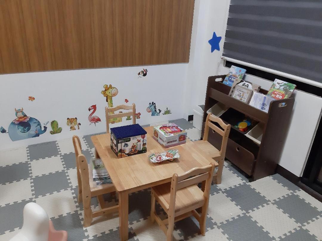 藏青民宿the Wind Guesthouse-Youth Inn Đài Nam Ngoại thất bức ảnh