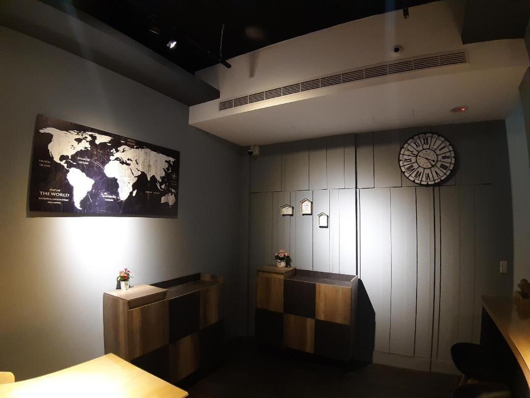 藏青民宿the Wind Guesthouse-Youth Inn Đài Nam Ngoại thất bức ảnh