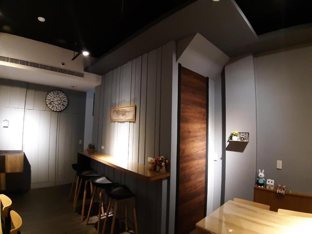 藏青民宿the Wind Guesthouse-Youth Inn Đài Nam Ngoại thất bức ảnh