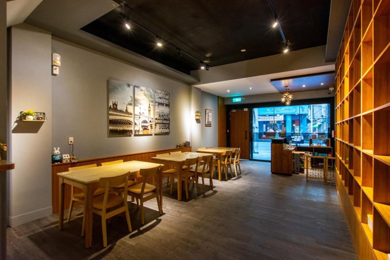 藏青民宿the Wind Guesthouse-Youth Inn Đài Nam Ngoại thất bức ảnh