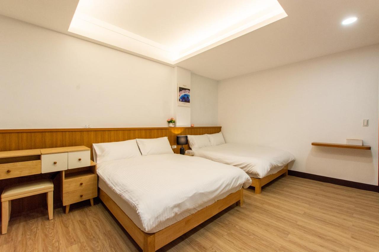 藏青民宿the Wind Guesthouse-Youth Inn Đài Nam Ngoại thất bức ảnh