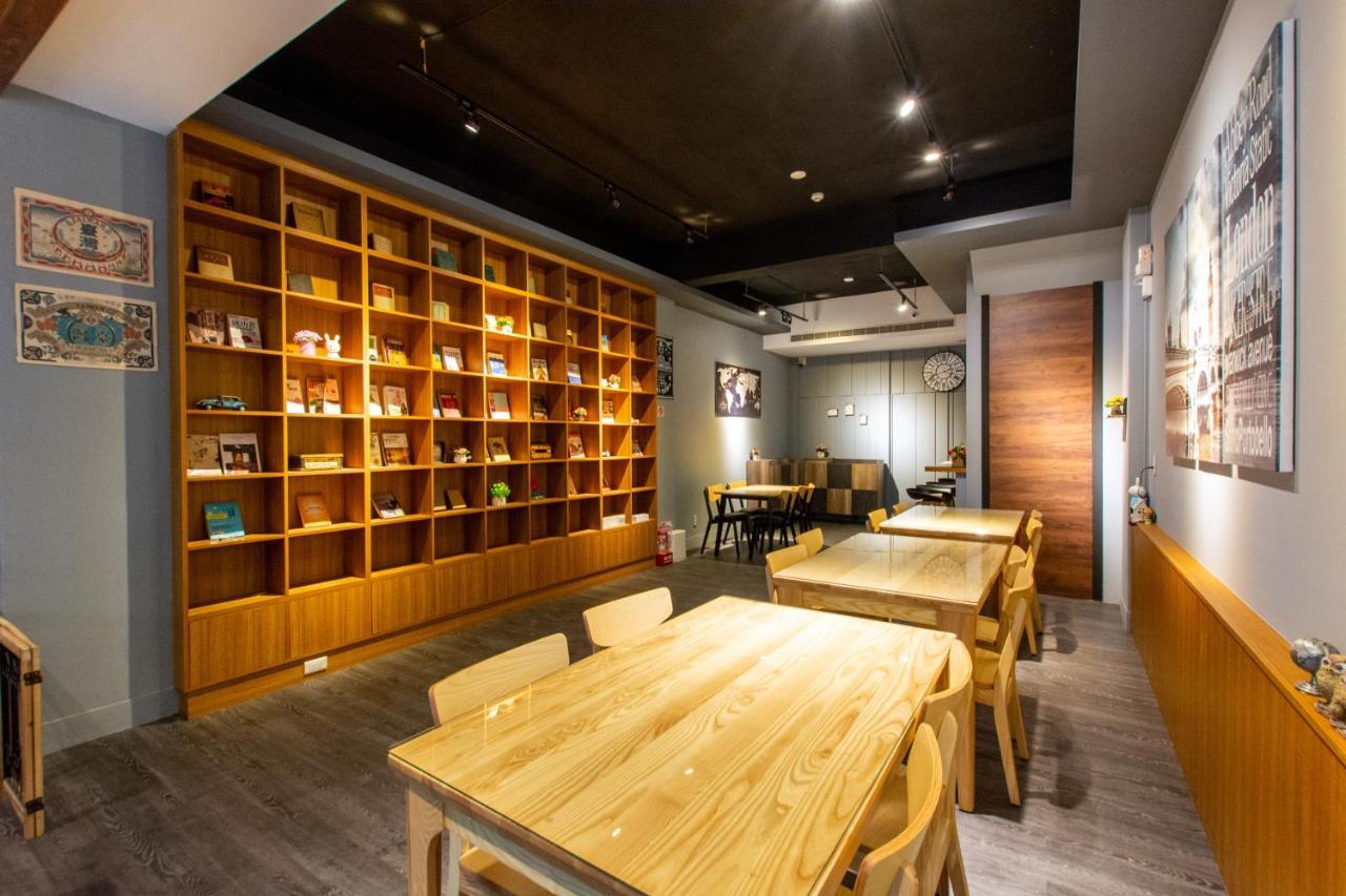 藏青民宿the Wind Guesthouse-Youth Inn Đài Nam Ngoại thất bức ảnh